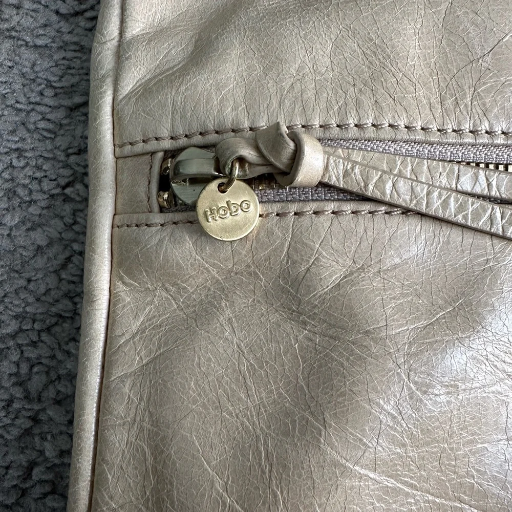 HOBO‎ Elegant gold Leather Shoulder Bag gold shoulder strap